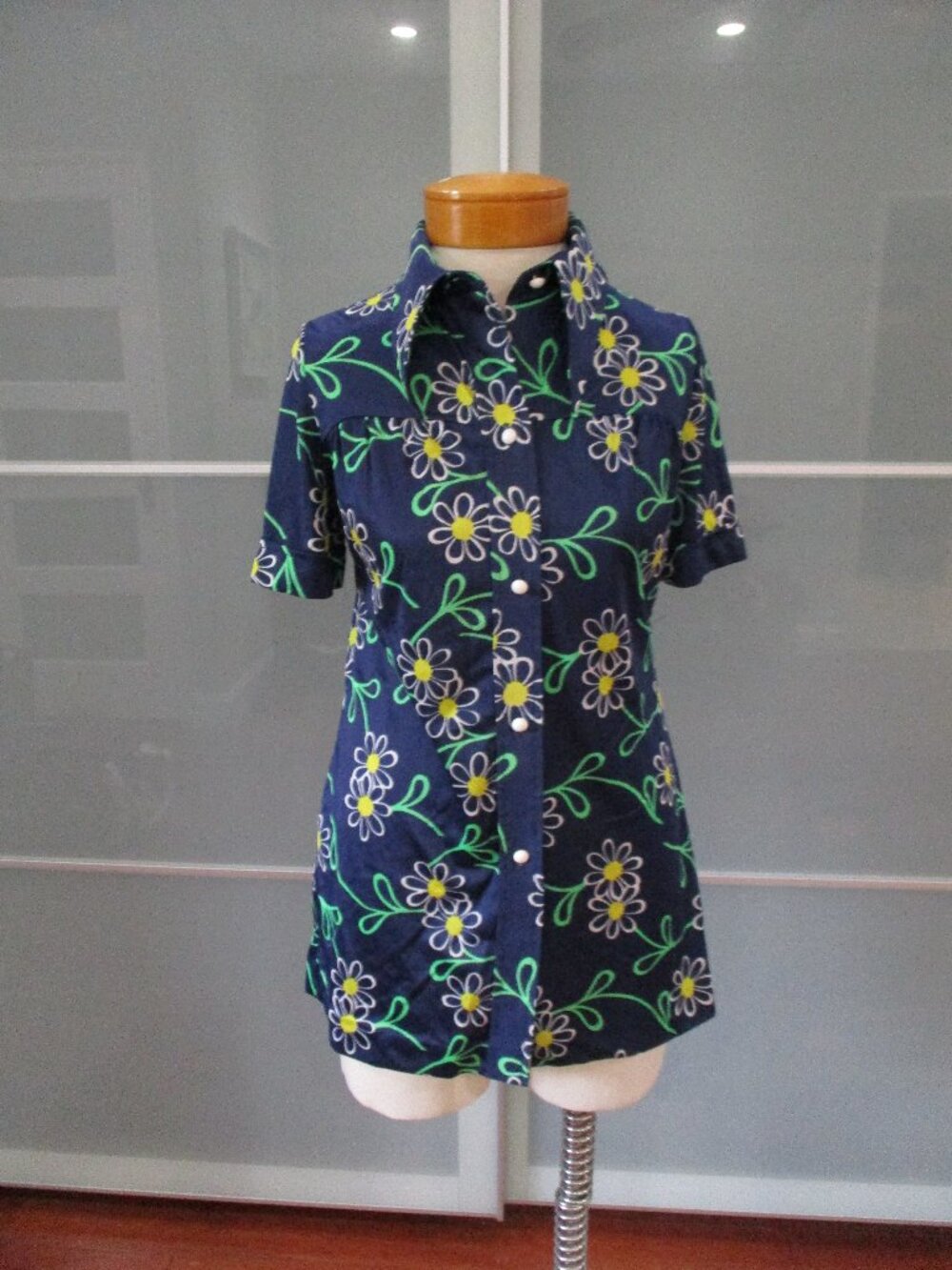 Vintage 70's Jantzen Short Sleeve Button Front Floral Print Blouse